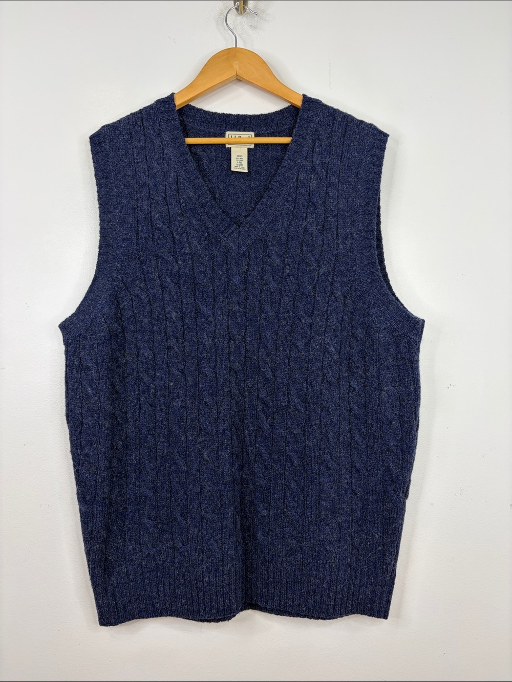 LL Bean Sweater Vest Mens Large Navy Blue Gray Shetland Wool Cable Knit V Neck